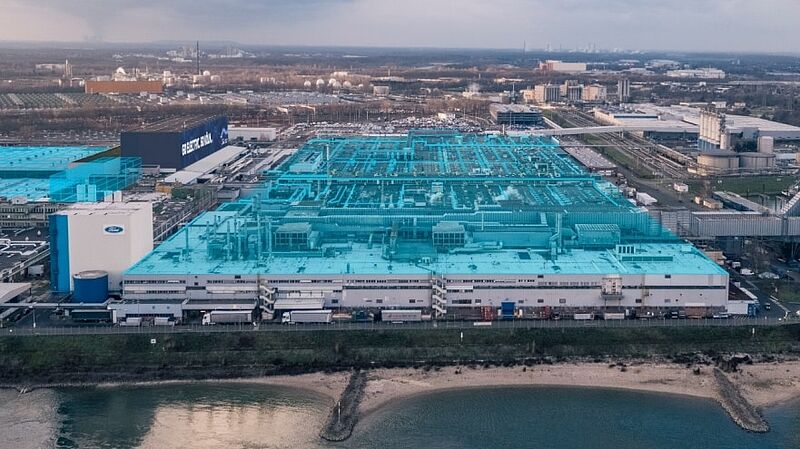 Ford investiert eine Milliarde US-Dollar und gründet europäisches Electrification Center in Köln
